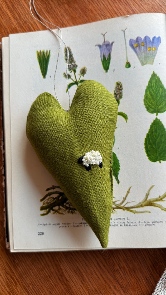 Širdelė "Viena pievoje”